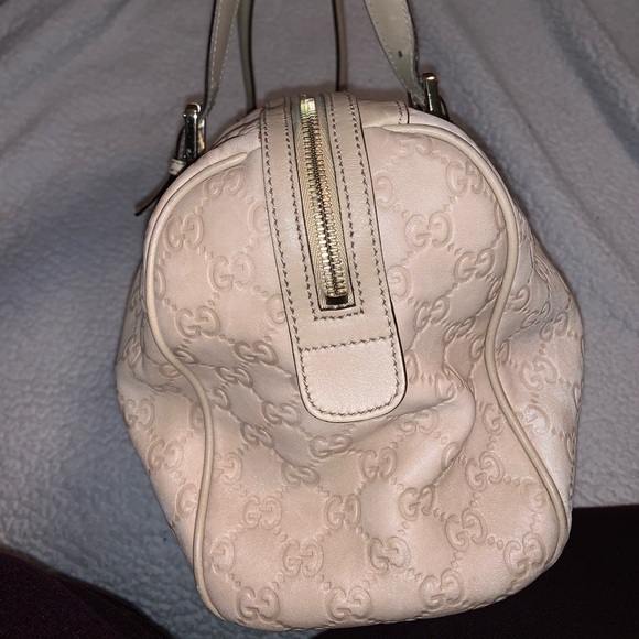 Gucci purse 🤪🤪 make and offer! - Picture 3 of 8